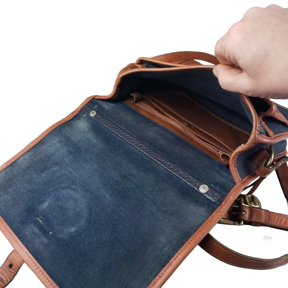 Vintage Dooney Bourke Navy British Tan Med Carrier Surrey Crossbody Purse R120 - Picture 6 of 10